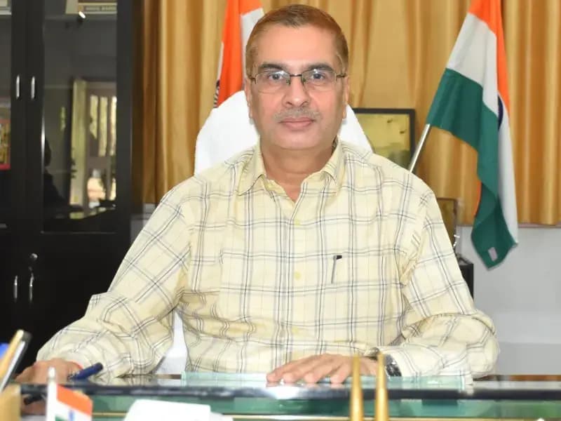 Sonbhadra News: 12 वर्षीय बालक की मौत का जिलाधिकारी ने लिया संज्ञान, जांच कमेटी गठन कर दिया जांच का आदेश.
