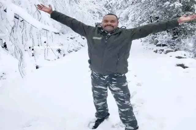 Chandauli News: सीआरपीएफ जवानों की बस 200 फीट गहरे खाई में गिरी, जवान अरविंद यादव शहीद.