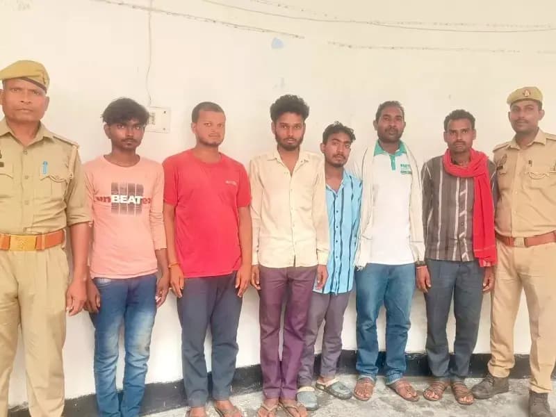 Sonbhadra News: चोपन पुलिस ने 6 अभियुक्तों के विरुद्ध की कार्रवाई.
