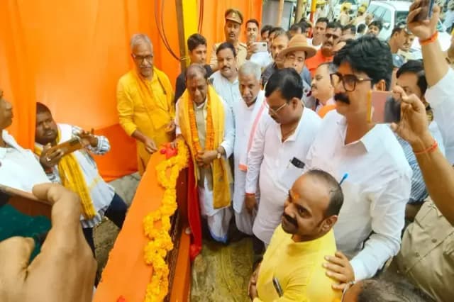 Chandauli News: असम के राज्यपाल ने कहा, राजनीति में पद अंतिम लक्ष्य नहीं, समाज और राष्ट्र निर्माण से ही राजनीतिज्ञ का बढ़ता है कद. 