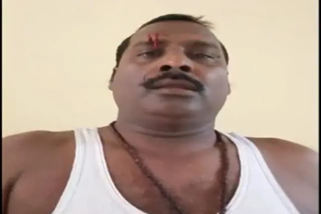 Chandauli News: पहले पत्नी और ससुर पर आरोप लगाते बनाया वीडियो और फिर खुद को मार ली गोली.