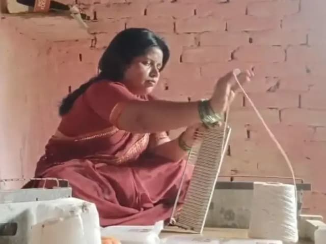 Sonbhadra News:  महिला बनी लखपती दीदी, रोचक रही उनकी लखपती बनने की कहानी.