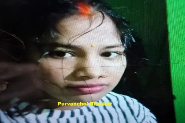 Chandauli News: पत्नी को वाराणसी घूमने जाने के लिए तैयार रहने को बोलकर पति पहुंचा घर, कमरे के अंदर का नजारा देख उड़ गए पति के होश. 