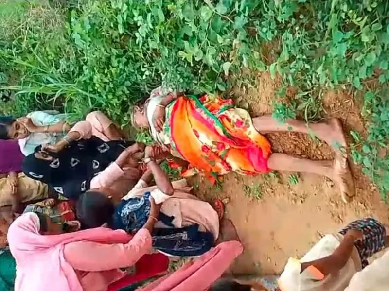 Sonbhadra News: खेत से मिला बुजुर्ग महिला का शव, परिजनों में मचा कोहराम.