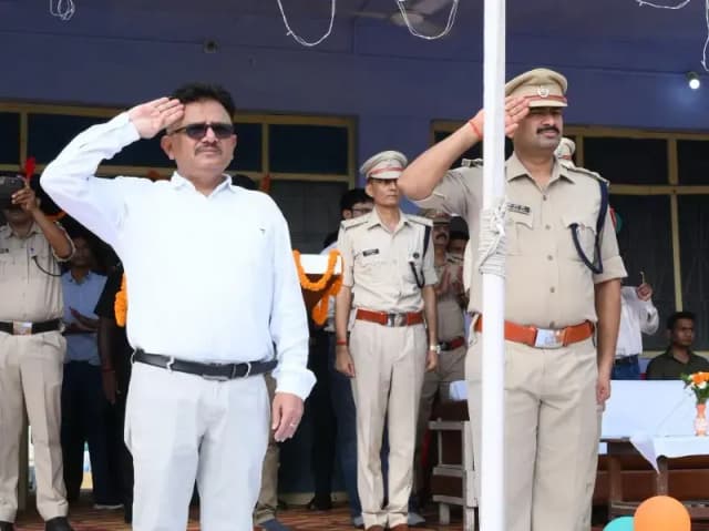 Sonbhadra News: ओबरा सिर्फ बिजली नहीं देता, बल्कि उम्मीदें रोशन करता है, स्वतंत्रता दिवस पर दोहराया गया संकल्प.
