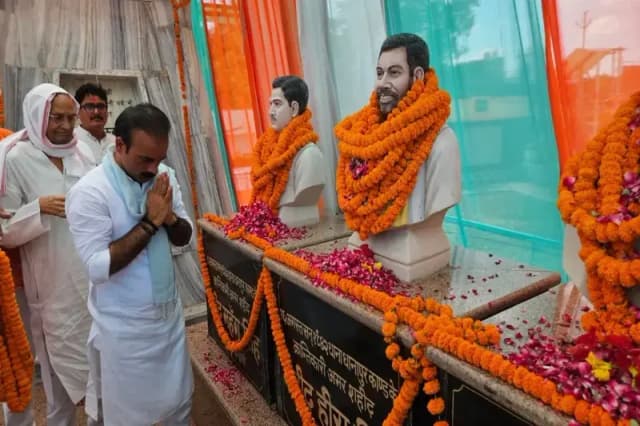 Chandauli News: विधायक सुशील सिंह ने कहा, शहीदों को सम्मान करना हर भारतीय की जिम्मेदारी.