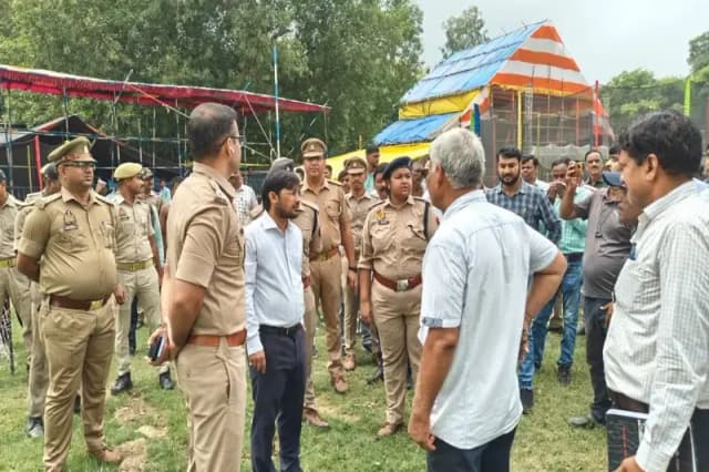 Chandauli News: बाबा कीनाराम जन्मोत्सव को लेकर डीएम और एसपी ने तैयारियों का लिया जायजा, दिए आवश्यक दिशा निर्देश.
