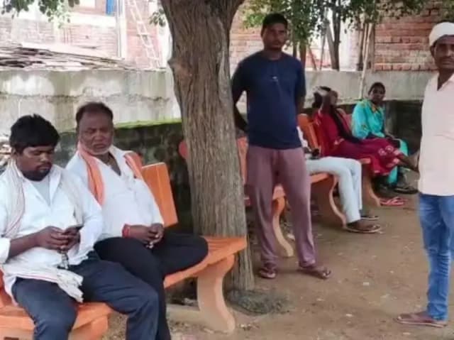 Sonbhadra News:  इलाज के बजाय ओझा के चक्कर में फंसे परिजन, 14 वर्षीय मासूम की मौत.
