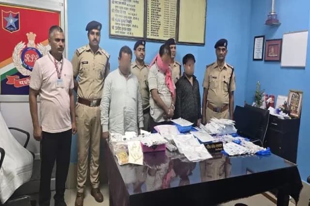Chandauli News: डीडीयू आरपीएफ की स्पेशल सीपीडीएस टीम और स्पेशल टास्क फोर्स ने पकड़ा 54 लाख के सोने और चांदी के जेवरात बरामद.