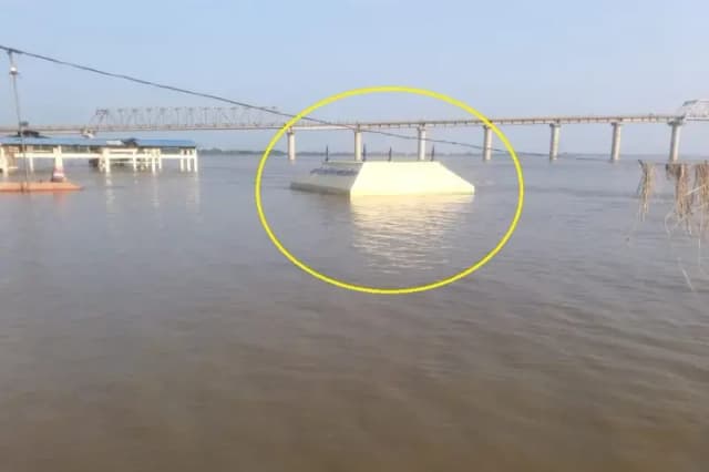 Chandauli News: फिर से तेजी से बढ़ने लगी है गंगा, तटवर्ती गांव के ग्रामीण सहमे.
