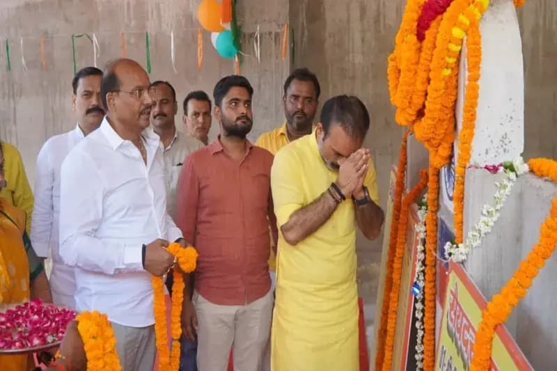 Chandauli News: विधायक सुशील सिंह ने कहा, शहीदों का सम्मान करना हर भारतीय की जिम्मेदारी. 