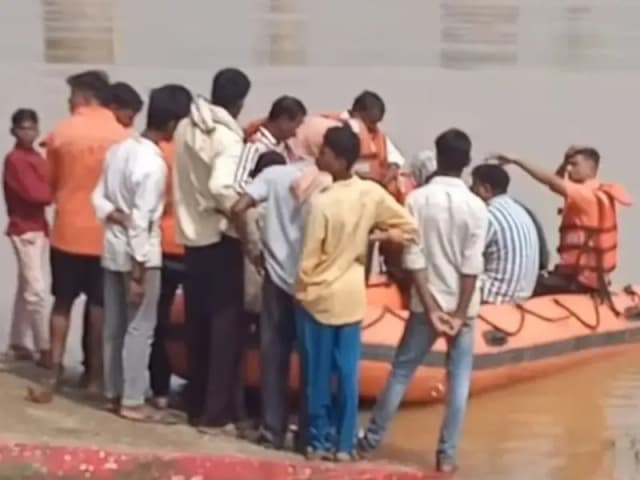 Sonbhadra News: नदी में डूबे लापता युवक का नहीं मिला सुराग, SDRF टीम द्वारा खोजबीन जारी.