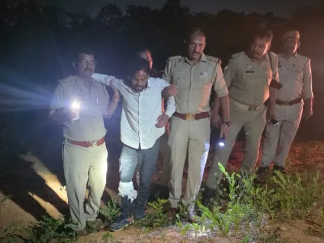 Sonbhadra News: मासूम बच्ची का अपहरण करने वाला 25 हजार इनामी बदमाश पुलिस मुठभेड़ में घायल. 