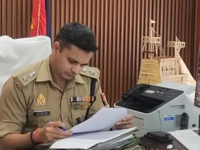 Sonbhadra News: जनशिकायतों की अनदेखी तीन दरोगा को पड़ी भारी, एसपी ने की बड़ी कार्रवाई.