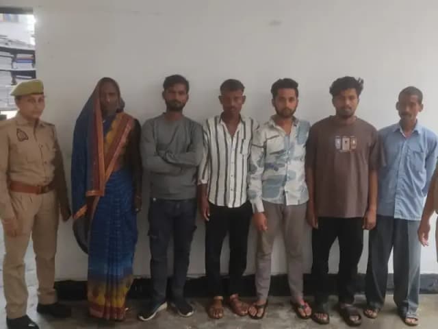 Sonbhadra News: त्योहारों के मद्देनजर एक्शन मोड में पुलिस, शांति भंग के आरोप में 5 पुरुष और एक महिला गिरफ्तार.
