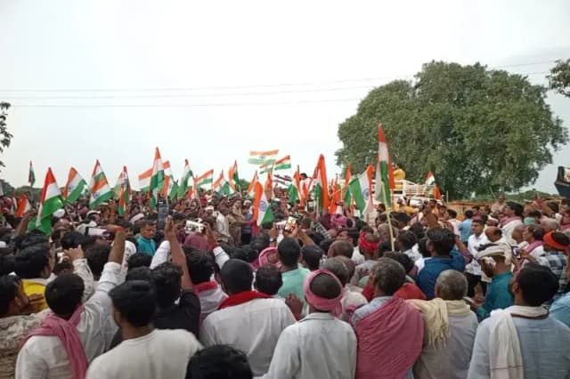 Chandauli News: सैनिक का शव गांव में पहुंचते ही मचा कोहराम.  
