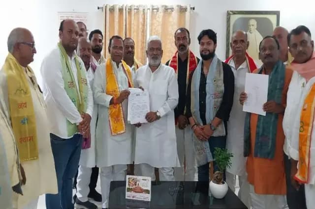 Chandauli News: सिंचाई मंत्री स्वतंत्र देव सिंह से मिला किसानों का प्रतिनिधिमंडल, बताई बाढ़ प्रभावितों की व्यथा.
