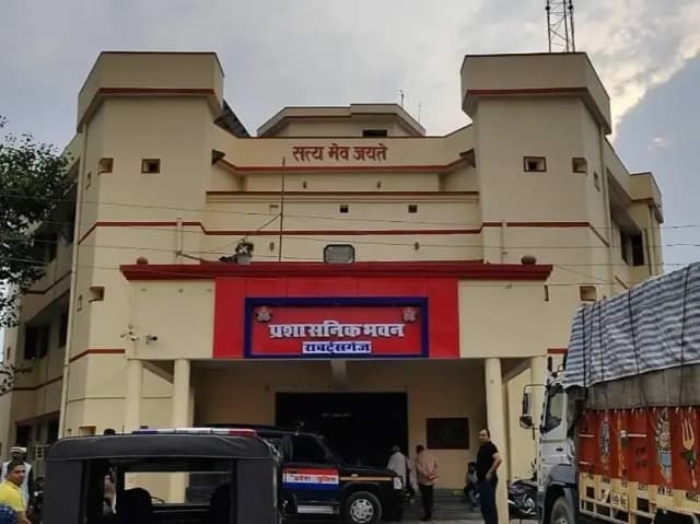Sonbhadra News: निजी अस्पताल में प्रसूता की मौत से नाराज़ परिजनों ने जमकर काटा बवाल.