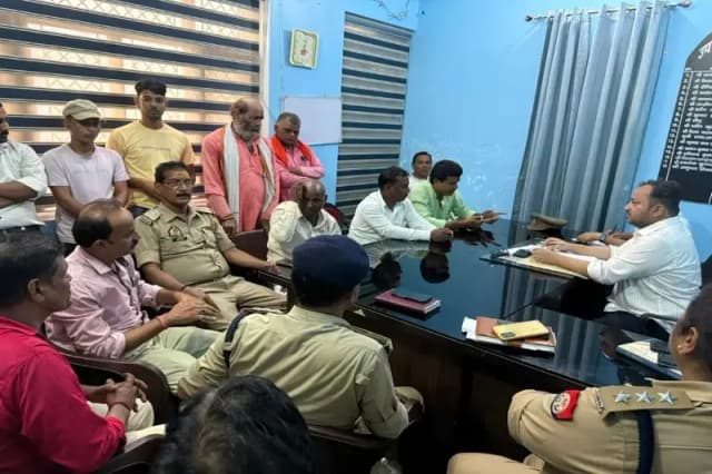 Chandauli News: अंततः बनी सहमति, धपरी में दो बिस्वा जमीन में बनेगा भव्य शिव मंदिर.