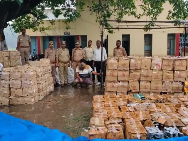 Sonbhadra News: पुलिस और आबकारी विभाग की बड़ी कार्रवाई, 75 लाख रुपये की अवैध शराब की खेप को धर दबोचा.