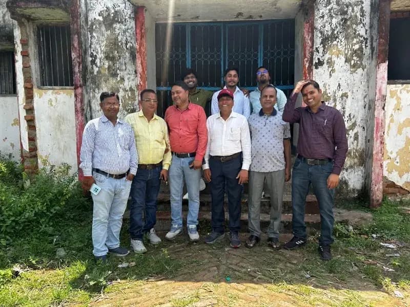 Sonbhadra News: महाप्रबंधक के दिशा निर्देश पर सामुदायिक भवन निर्माण हेतु स्थान चिन्हित, रेलकर्मियों के आह्वान पर किया गया संयुक्त सर्वे.