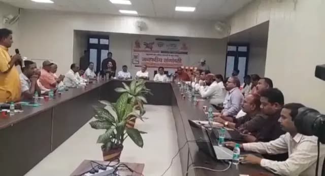 Sonbhadra News: यूपी को 2047 तक विकसित राज्य बनाने की तैयारी, वीआईपी गेस्ट हाउस में विचार-विमर्श, शिक्षा से पर्यटन तक के क्षेत्रों पर हुई चर्चा.
