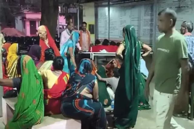 Chandauli News: दो बाइक की जबरदस्त टक्कर, दो लोगों की मौत, एक वाराणसी रेफर.