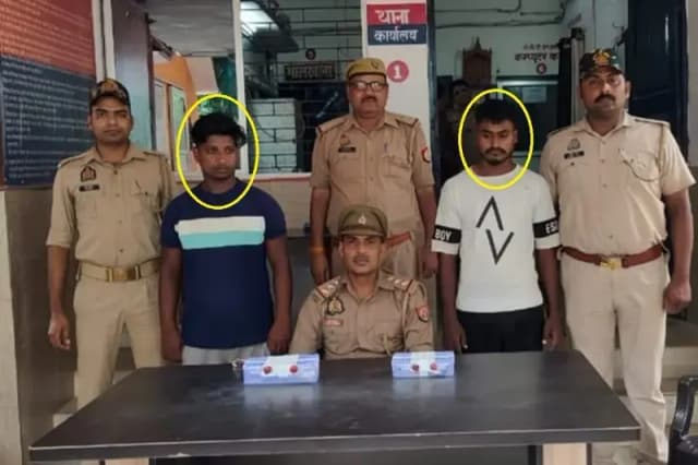 Chandauli News: चेकिंग के दौरान पिस्टल और तमंचे के साथ बुलेट सवार दो आरोपी गिरफ्तार.

