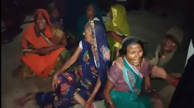 Chandauli News: जिवित्पुत्रिका पर्व पर दर्दनाक हादसा, मां के सामने ही नदी में समा गए दो बेटे, मचा कोहराम. 
