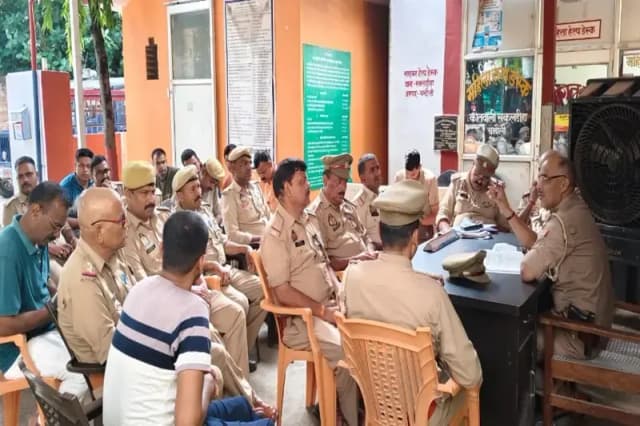 Chandauli News: कोतवाल की चेतावनी, त्योहार में महिलाओं के साथ दुर्व्यवहार करने पर जाएंगे जेल.
