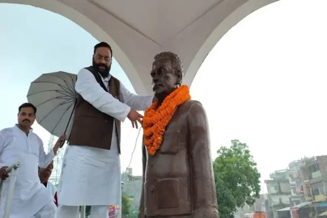Chandauli News: स्वामी प्रसाद मौर्या का बयान, अखिलेश यादव कन्फ्यूज्ड नेता, पीएम मोदी, सीएम योगी पर साधा निशाना.