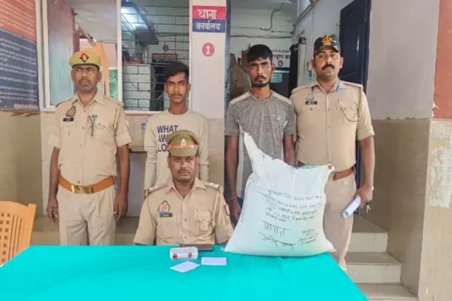 Chandauli News: सेना जवान के घर से हुई चोरी का खुलासा, चोरी के माल और नगदी सहित दो चोरों को पुलिस ने किया गिरफ्तार.