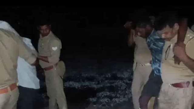 Sonbhadra News: पुलिस और अंतरराज्यीय इनामियां बदमाशों के गैंग के बीच मुठभेड़, 25 हजार इनामी 2 बदमाश घायल, 3 फरार.