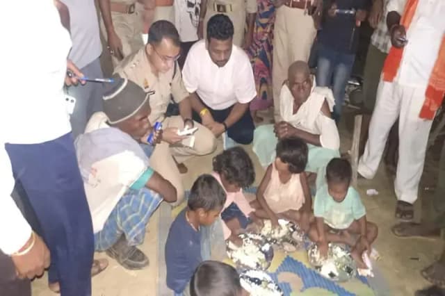Chandauli News: भोजन की तलाश में जंगल में भटके सात बच्चे, फुले प्रशासन के हाथ-पाँव, बच्चों को सकुशल बरामद कर परिजनों को सौंपा.