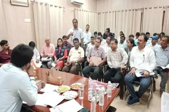 Chandauli News: मुख्य विकास अधिकारी ने नीति आयोग संबंधित पैरामीटर को लेकर कसी मातहतों की नकेल. 