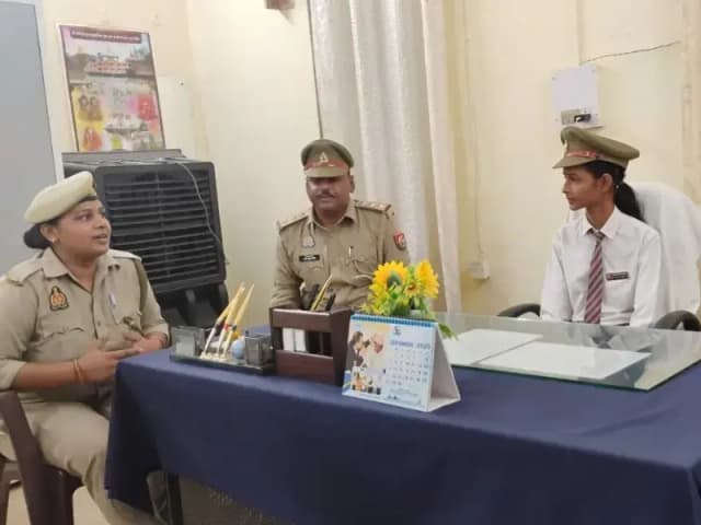 Sonbhadra News: आस्था चौबे बनी एक दिन की बीजपुर थाना प्रभारी जनता की समस्याएं सुन कराया समाधान.