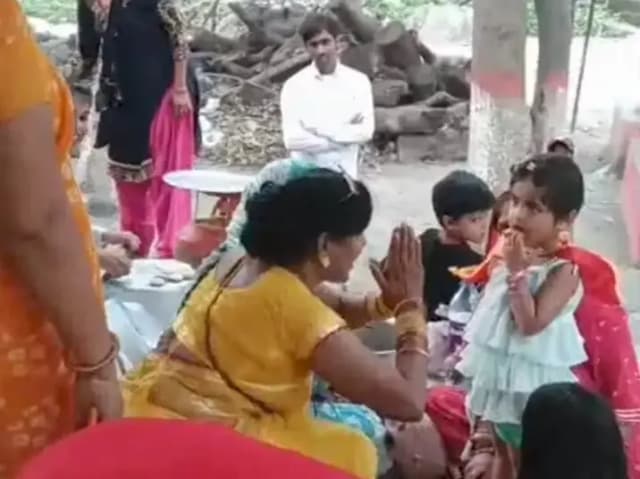 Sonbhadra News: बाबा भूतेश्वर दरबार में भव्य भंडारा का आयोजन, दिखा श्रद्धा और सामाजिक सद्भाव का अद्वितीय संगम.
