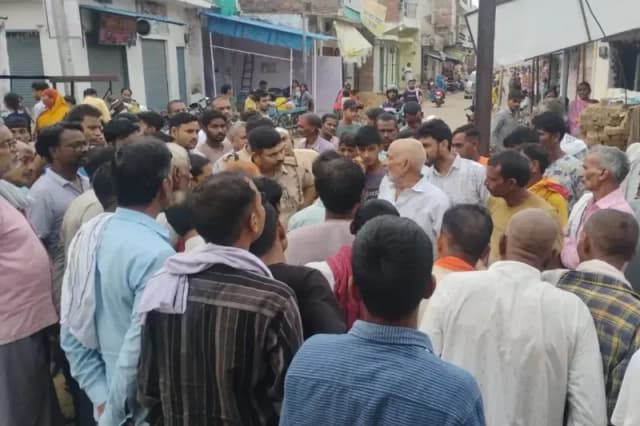 Chandauli News: करंट की चपेट में आने से मजदूर की मौत, परिवार में मचा कोहराम.
