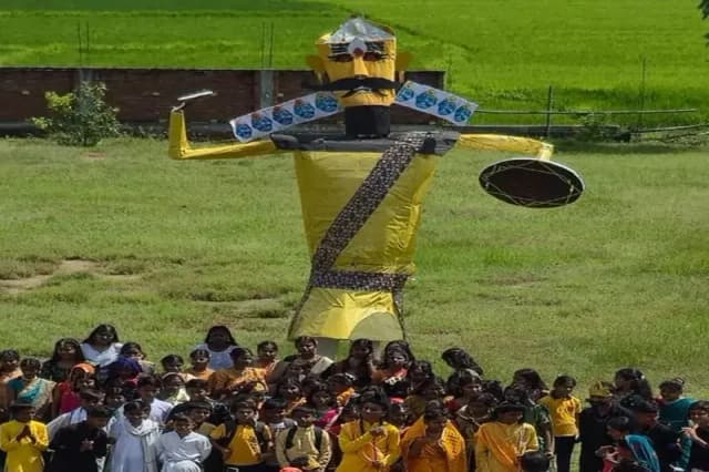 Chandauli News: 36 सालों से चली आ रही रावण दहन की परंपरा टूटी.

