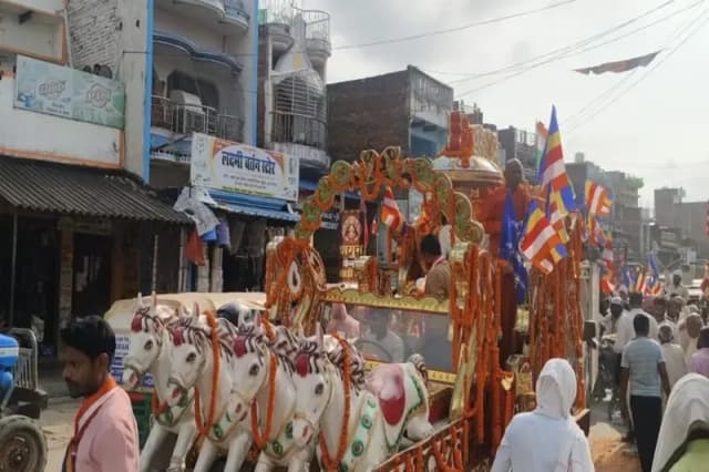 Chandauli News: बौद्ध पहाड़ियों से निकाली गई सम्राट अशोक धम्म विजयादशमी यात्रा.

