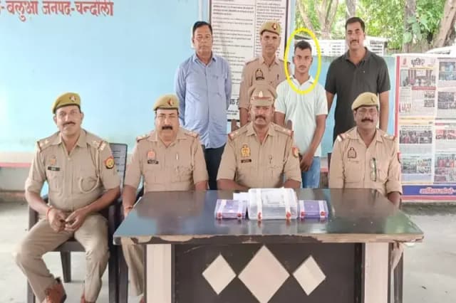 Chandauli News: अंतर्जनपदीय शातिर चोर गिरफ्तार, अवैध तमंचा और नकदी बरामद.
