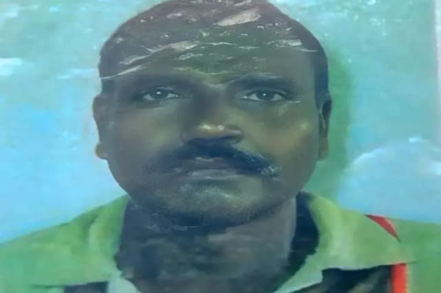Chandauli News: विद्युत पोल के तार से निकले करेंट की चपेट में आकर किसान की मौत, बिजली विभाग की लापरवाही पर भड़के ग्रामीण.
