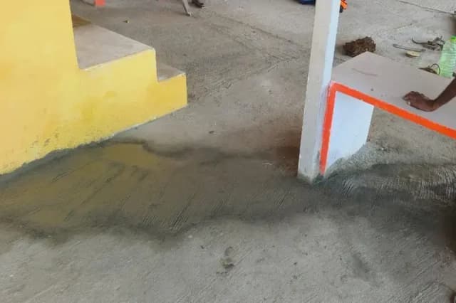 Chandauli News: पूर्वांचल भास्कर की खबर का असर, बाबा बनवारी दास मंदिर एवं चबूतरे का मरम्मत कार्य शुरू.