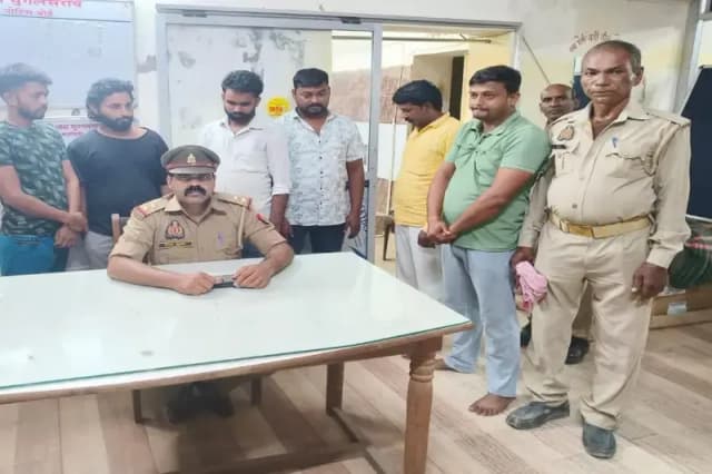 Chandauli News: जुआ खेल रहे छह जुआरियों को पुलिस ने पकड़ा.