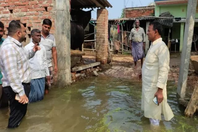 Chandauli News: गड़ई और चन्द्रप्रभा नदी ने मचाई तबाही, हजारों एकड़ फसल जलमग्न, सैकड़ों कच्चे मकान धराशायी.