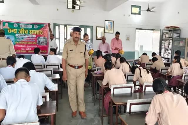 Chandauli News: मानव जीवन में जलवायु एवं पर्यावरण संतुलन बनाए रखने में सहयोगी पेड़ पौधे.