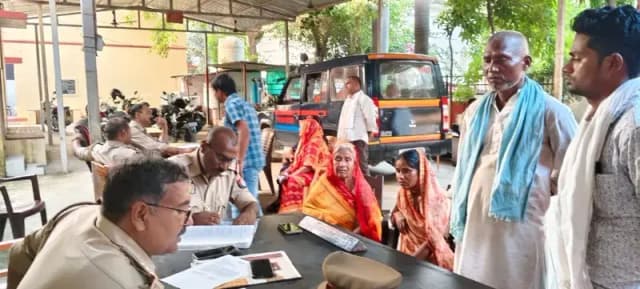 Chandauli News: इलाज के दौरान विवाहिता की मौत, मायके पक्ष ने ससुराल वालो पर लगाया दहेज उत्पीड़न का आरोप. 

