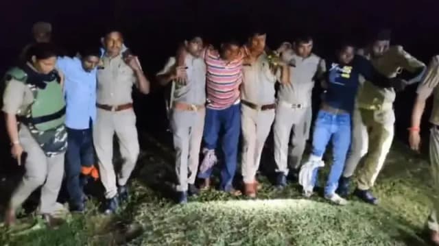 Sonbhadra News: भाई बहन से लूट और छेड़खानी करने वाले बदमाशों से पुलिस की मुठभेड़, तीन बदमाशों को लगी गोली.