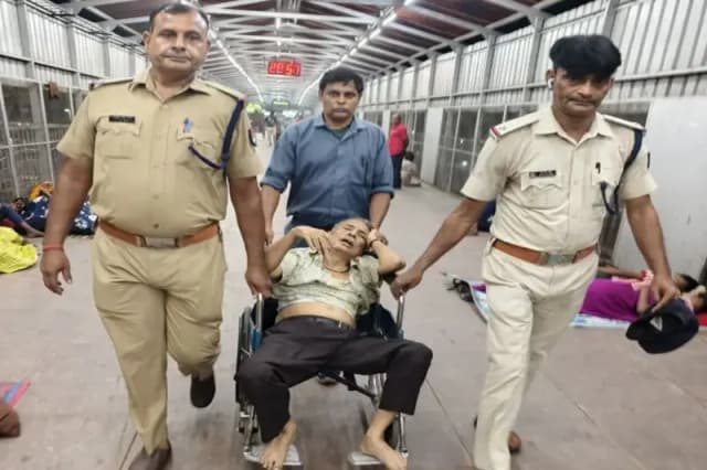Chandauli News: यात्रा के दौरान यात्री को हार्ट अटैक होने से अस्पताल में भर्ती.