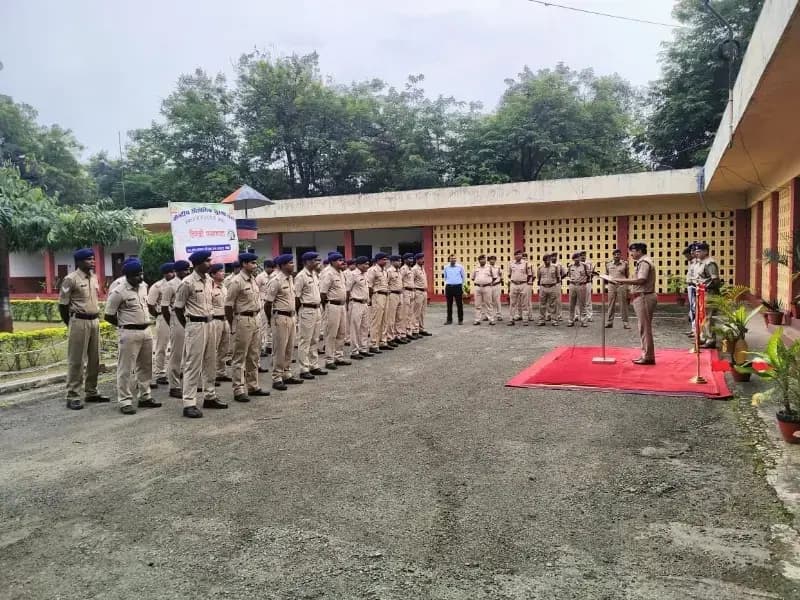 Sonbhadra News: नोएडा अंतर्राष्ट्रीय हवाई अड्डे से सुरक्षित उड़ान की कमान CISF के जिम्मे, सोनभद्र CISF यूनिट में ख़ुशी की लहर.